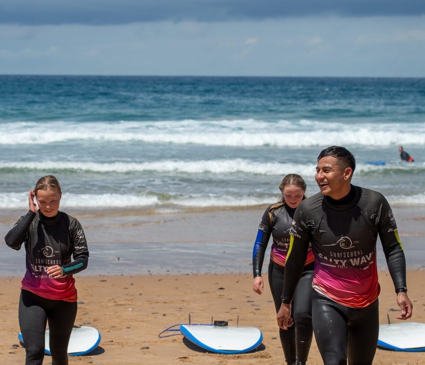 happy-surf-students-algarve-west-coast-018